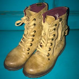 Adorable Rocky Surf Co. Combat boots Size 6